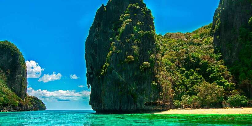 El Nido: Island Hopping Tour A Lagoons and Beaches - Big Lagoon Kayaking: The Best Part, With Limited Entry and Extra Costs