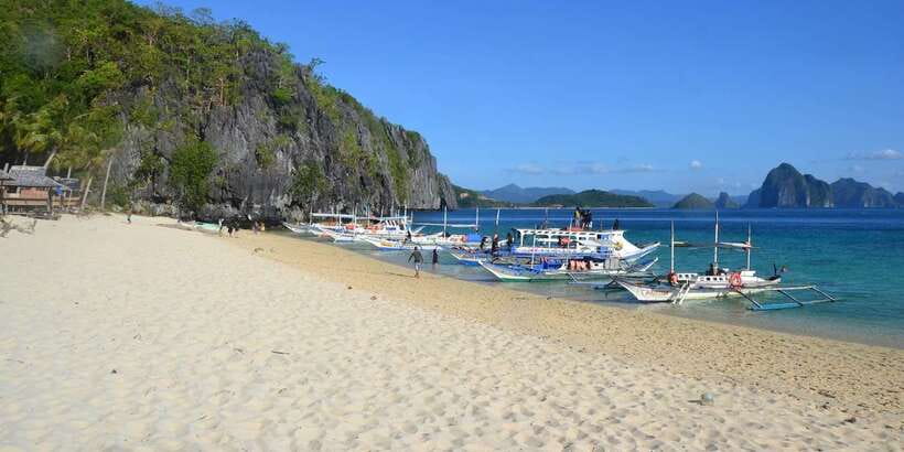 El Nido: Island Hopping Tour A Lagoons and Beaches - Lunch on the Boat: More Than a Break, It Affects Your Whole Day