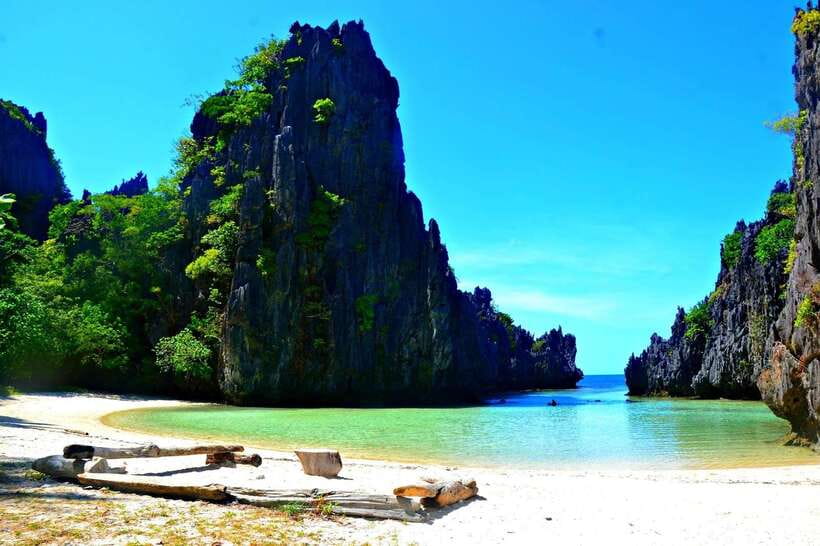 El Nido Island Hopping Tour C: Hidden Beaches & Shrine - From Marbers Beach Club to the Island Start Line