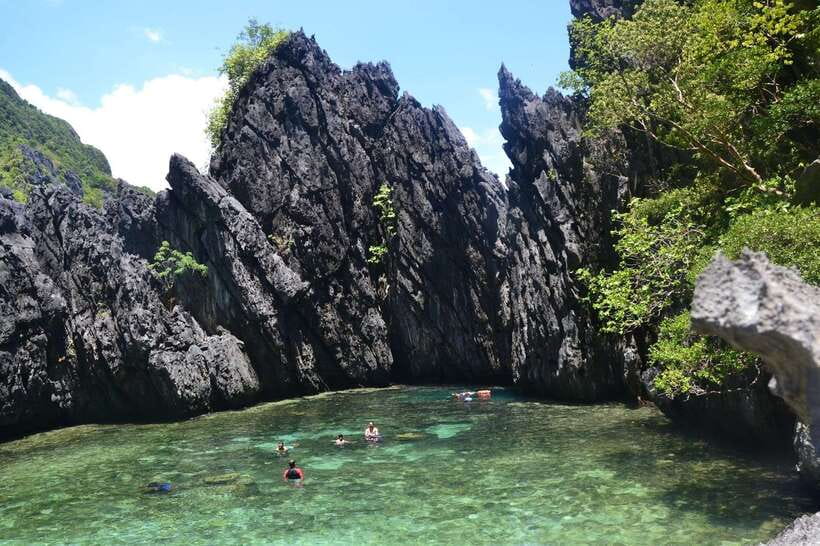 El Nido Island Hopping Tour C: Hidden Beaches & Shrine - Lunch on the Route: Included, Scenic, and Worth Planning For