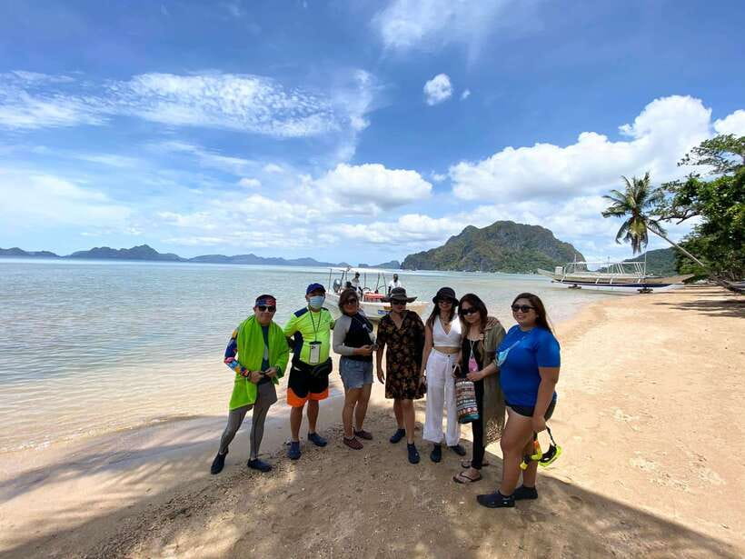 El Nido: Island Hopping Tour C with Lunch EDTF included - Helicopter Island: where kayaking and snorkeling time add up