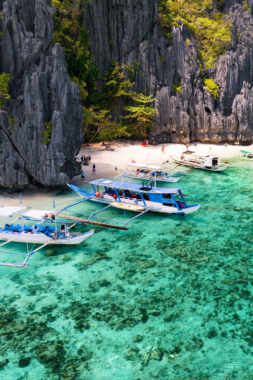 El Nido: Private/Exclusive Island Hopping Tour A BEST PRICE! - Price and value: what $135 per person buys you on a private boat day