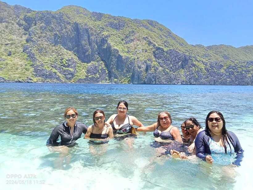 EL NIDO: Private Island Hopping Tour C w/BUFFET LUNCH - Talisay Beach: the swim-and-view breather