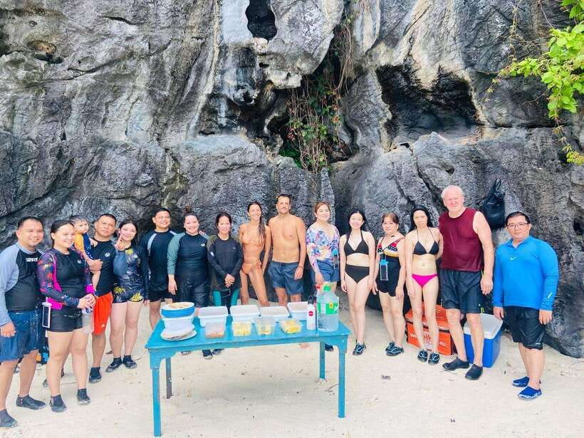 EL NIDO: Private Island Hopping Tour C w/BUFFET LUNCH - Pickup, included gear, and what to pack so the day stays fun