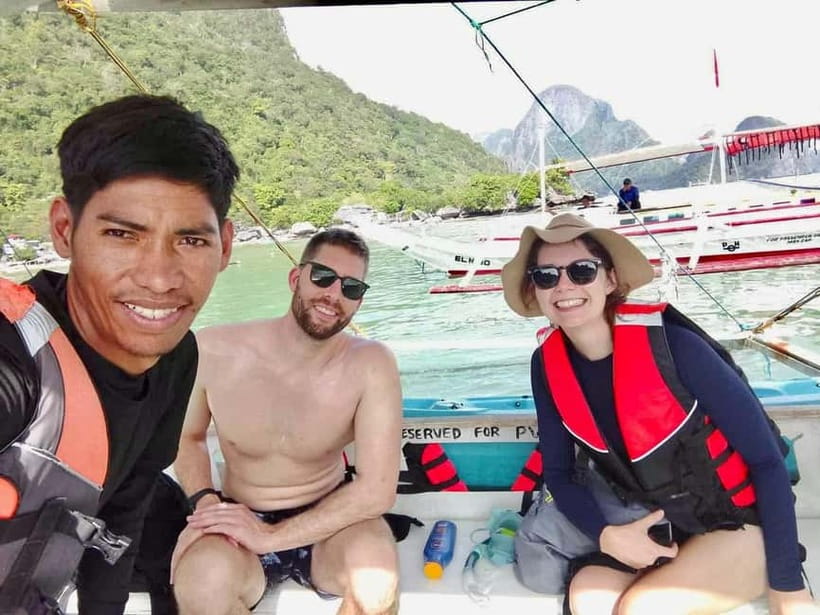 El Nido Private Tour: Adventure with Highlights from A & C - Secret Lagoon: The Narrow Entrance Moment