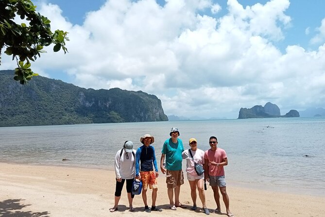 El Nido Private Tour D with Lunch - Cadlao Lagoon: calm turquoise time with dramatic limestone