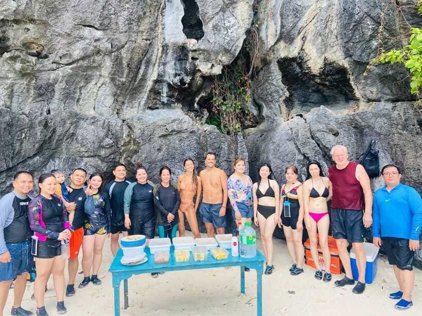El Nido: Shared Island Hopping Tour C with Buffet Lunch - Practical Tips: What to Bring, What to Avoid