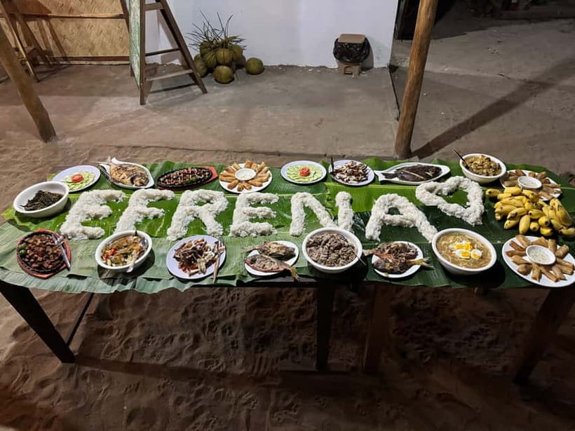El Nido, Sibaltan: Family Dinner, Bonfire and Karaoke - Efrena Beach in Sibaltan: the mood you’re booking