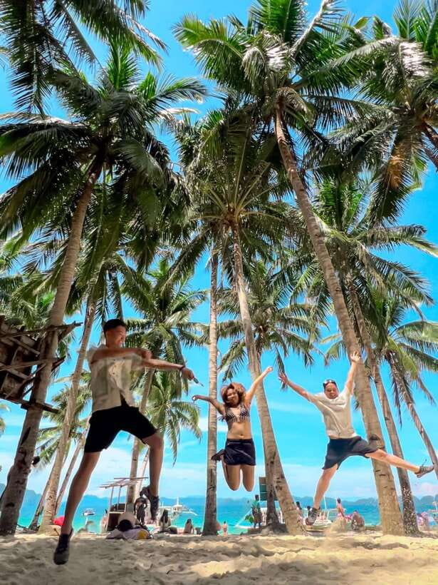 El Nido: Snake Island and Cave Tour with Island Lunch - Key things to know before you go