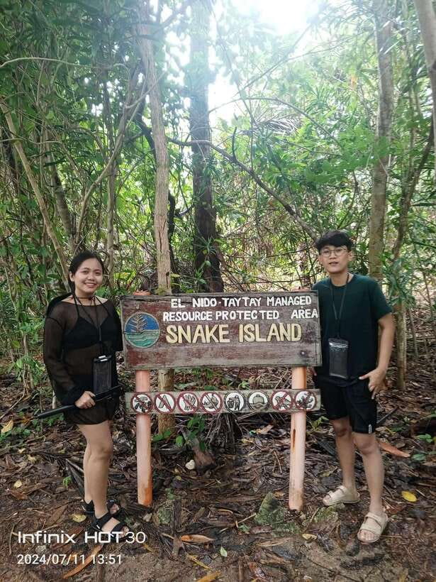 El Nido: Tour B with Snake Island, Cudugnon Cave, and More - Getting started at Grounded 100% Arabica, then out to Bacuit Bay