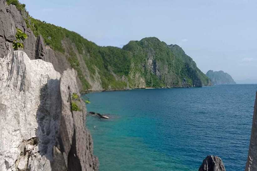 El Nido: Tour C to Hidden Beach, Helicopter Island & More - Hidden Beach: calm water time you can actually savor