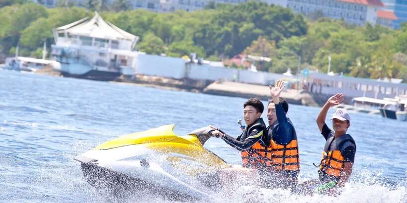 From Cebu: Mactan Island 3 Watersport Activities Tour - Banana boat 15 minutes: group fun with a balance test