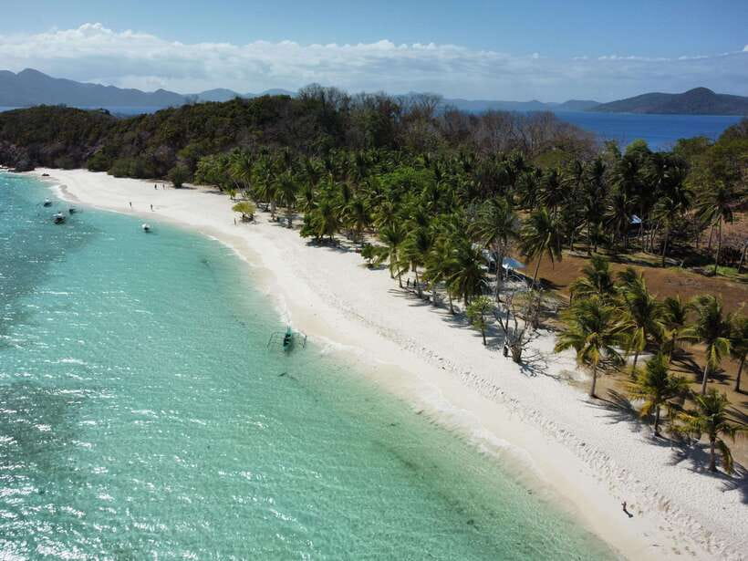 From Coron Town: Beaches and Islands Boat Tour with Lunch - Bulog Island: shorter stop, but a guided break from the boat