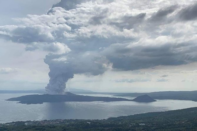 From Manila: Amazing Taal Volcano Island Boat Lake Tour w/ Guide - From Manila to Tagaytay: steaming views and a flexible viewpoint plan
