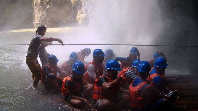 From Manila: Majestic Pagsanjan Falls Adventure - The Manila to Pagsanjan transfer: long road, comfortable ride