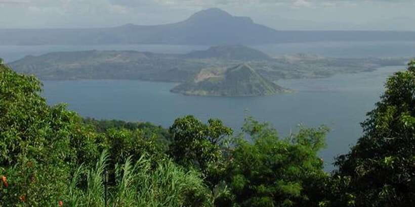 From Manila: Panoramic Tagaytay Ridge Tour - Lunch with Filipino specialties, plus the buco pie stop if you have time