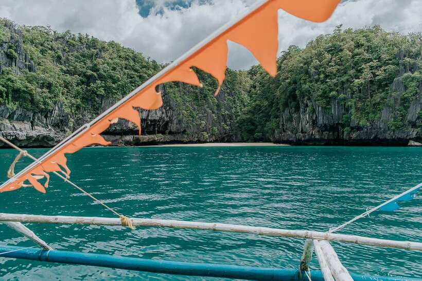 From Puerto Princesa: Underground River Full-Day Trip - Entering the cave: pump boat, paddleboat, and the audio narrative moment