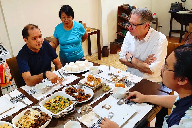 Home Cooked Meal with a Filipino Grandma - Meeting in Makati, then stepping into a local neighborhood