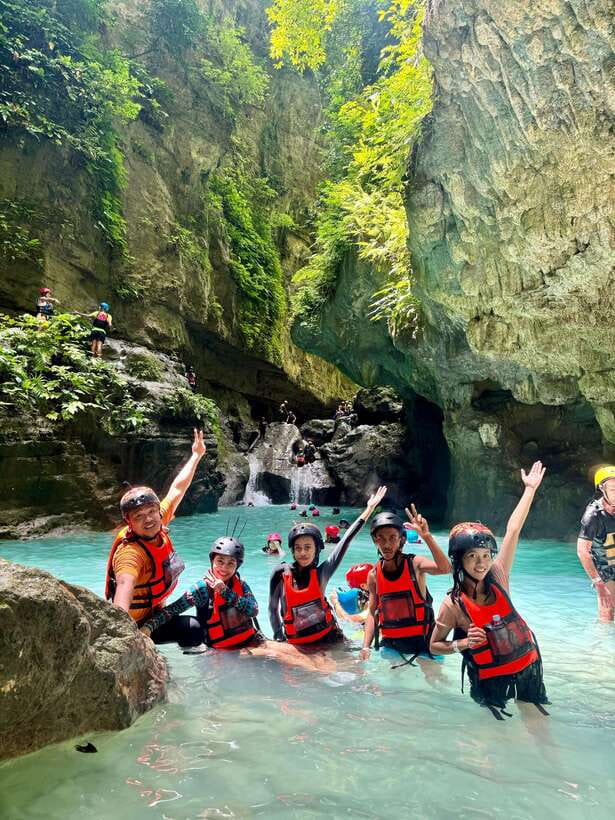 Kawasan Falls Canyoneering Adventure – Group Tour Experience - Getting From Cebu to Badian: Early Pickup and a Long, Straight Drive