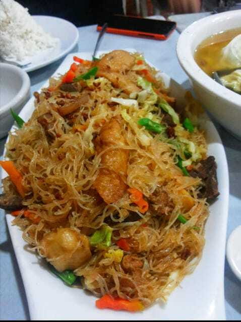 Manila: Binondo Chinatown Food Tour with Free Food Samples - Plaza San Lorenzo Ruiz and the stories you will remember
