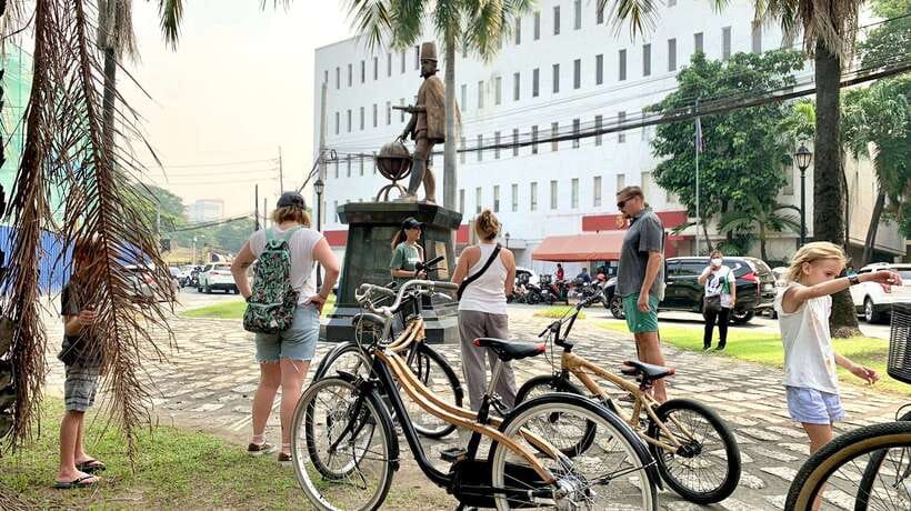 Manila: Guided Sunset Bamboo Bike Tour in Intramuros - Puerta Real Gardens and Puerta del Parian, the green and the gateways