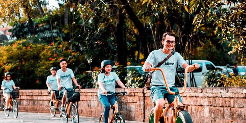 Manila: Guided Sunset Bamboo Bike Tour in Intramuros - The local break stops, drinks, dessert, and small comfort wins