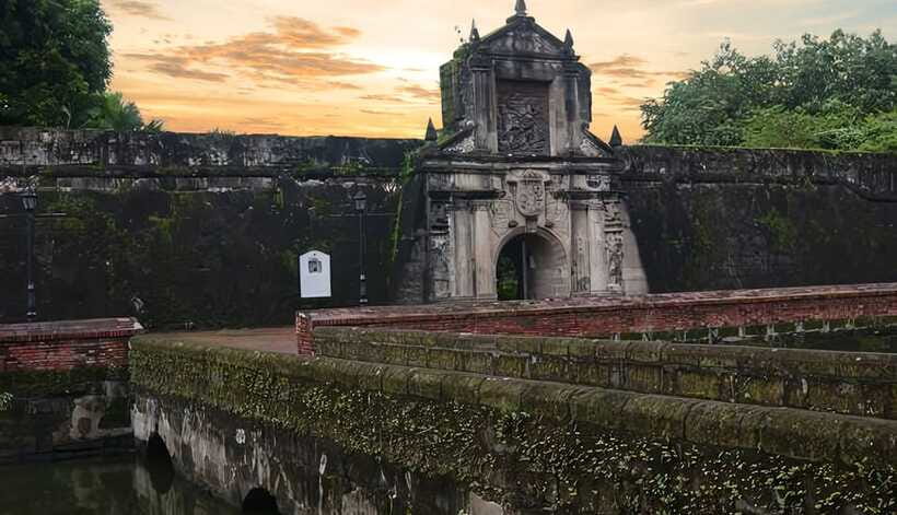MANILA HALF-DAY TOUR (4HRS) - Casa Manila: Step Into 19th-Century Elite Life