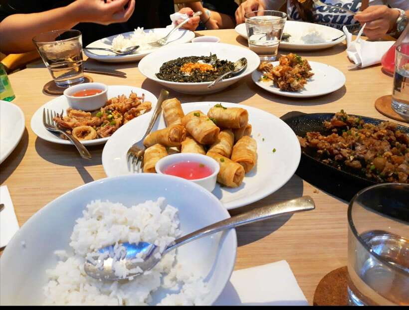 Manila: Intramuros and Chinatown Food Tour with Food Samples - Binondo food tasting, 7 dishes that show the Chinese influence