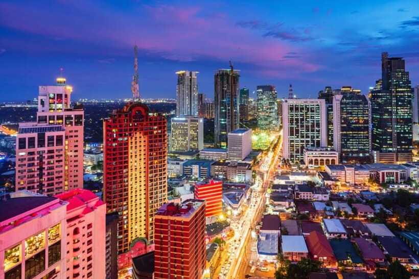 Manila: Private Custom Tour with a Local Guide - Monuments and museum exteriors, plus your option to go inside