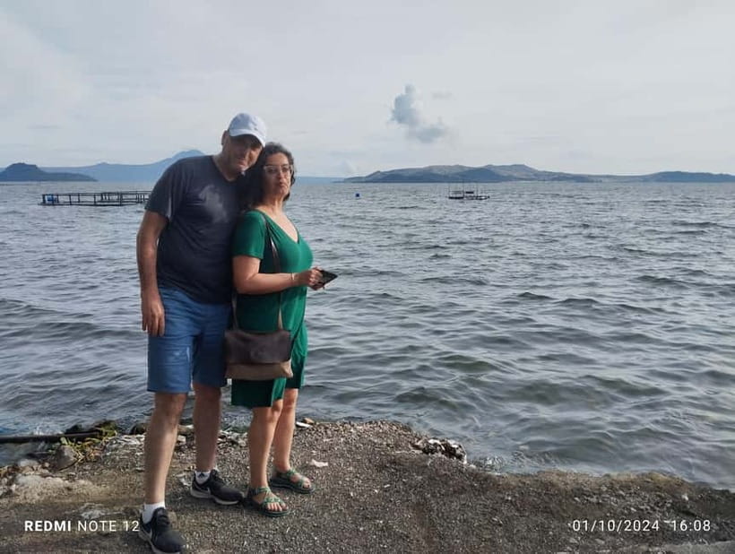Manila: Private Tagaytay Highlands and Taal Volcano Tour - Handicrafts, woodwork, and farm tastings you can actually eat