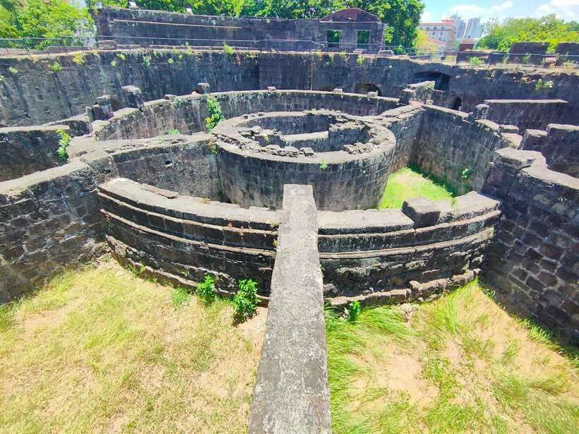 Manila: Rich History of Intramuros Private Tour - Baluarte de San Francisco de Dilao: short stop, good payoff