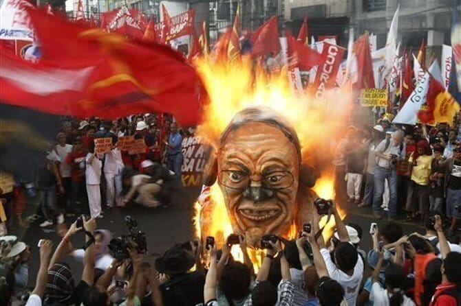 Manila Social and Political Walk - Key highlights you will actually feel on the street