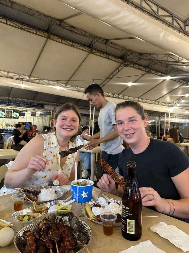 Manila Street food and Night Market Tour - Ilaya Street in Divisoria for fast snacks and bargain browsing