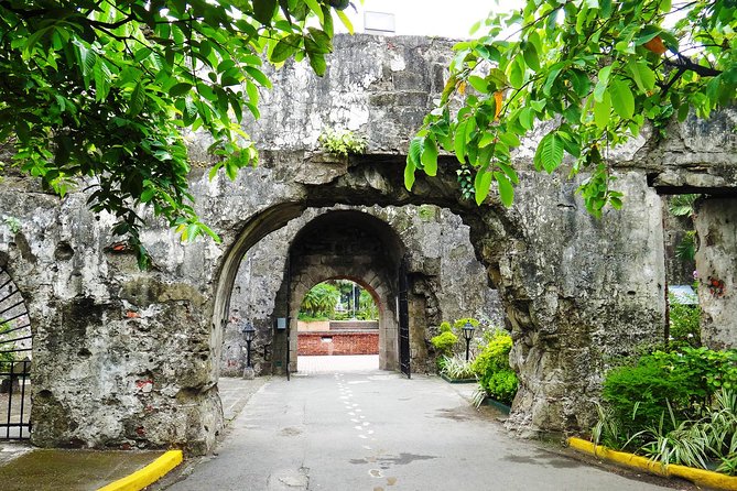 Manila Super Saver: Manila Sightseeing plus Tagaytay Tour with Taal Volcano - Tagaytay Ridge Views: People’s Park in the Sky and Taal Lake