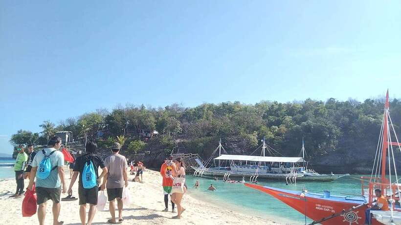 Oslob: Whaleshark Watching, Tumalog Falls & Sumilon Island - Snorkeling comfort: what’s included, and what you should bring