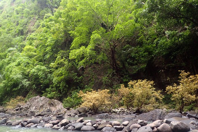 Pagsanjan Falls-Taal Volcano-Tagaytay ultimate Day Tour frm MNL - Pagsanjan Falls Canoe Ride: What the “Shooting the Rapids” Part Really Means