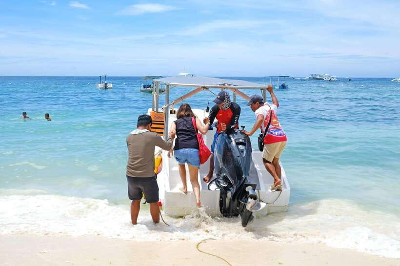 Panglao: Solo or Tandem Parasailing Experience near Alona - Safety Gear and a Smooth Takeoff: What Matters Most
