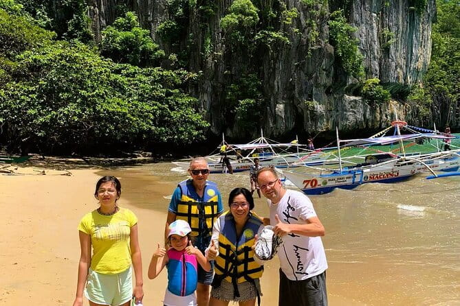 Private Underground River Tour from El Nido to Puerto Princesa - Paddle-Boat Time in the Subterranean River Cave