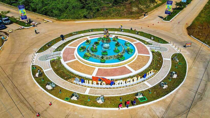Puerto Princesa: Balayong People's Park with Dinner and Show - Touring the grounds: kids, culture, and casual photo stops