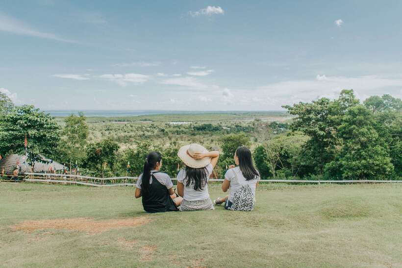 Puerto Princesa: Half-Day City Tour with Optional Massage - Baker’s Hill Hopia Stop, Plus the Cartoon-Statue Gardens