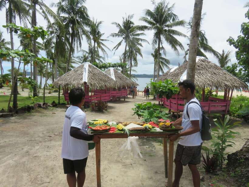 Siargao Island Hopping: Tri Island Tour - Shared and Private - The feel of the day: sunny sand, a fun meal, and good guidance