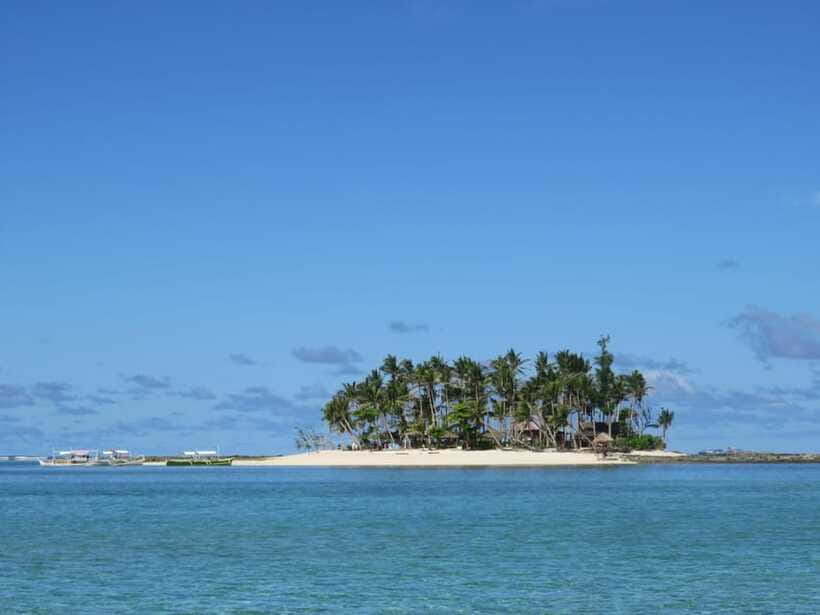 Siargao Island Hopping: Tri Island Tour - Shared and Private - Daku Island: village-life vibes and the boodle fight lunch