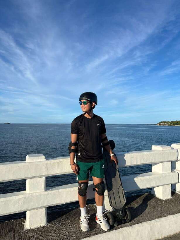 Siargao : Sunset 2 Hours Guided Electric Skate Experience - The ShakaBrah Skate Park break: a smart reset