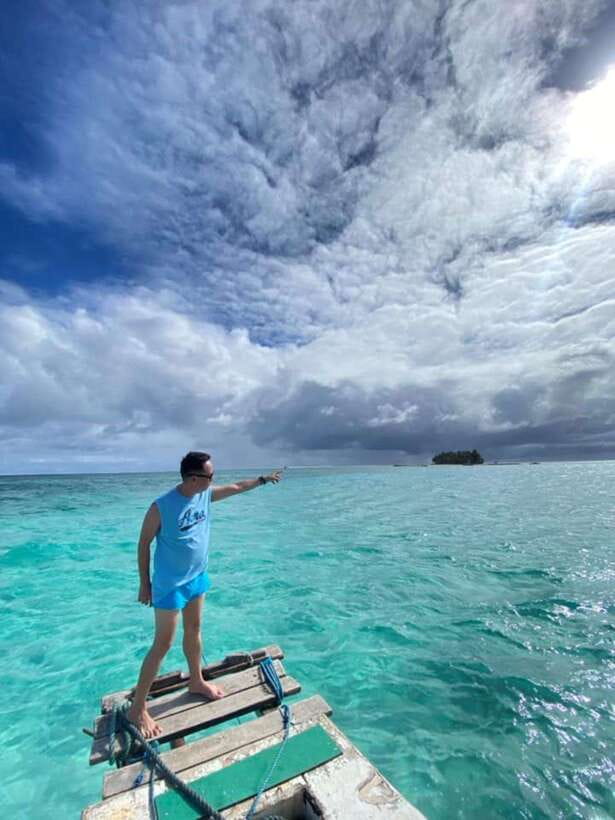 Siargao:Tri Island Hopping Naked Island, Daku, Guyam w/Lunch - Secret Beach: quieter sand time between bigger-name stops