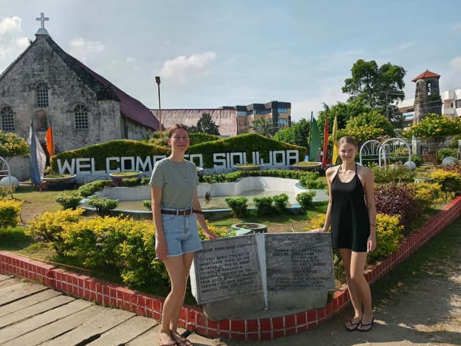 Siquijor: Siquijor Island Tour Cambugahay Falls Private - Sambulawan Underground River: the thrill is the guide and the setting