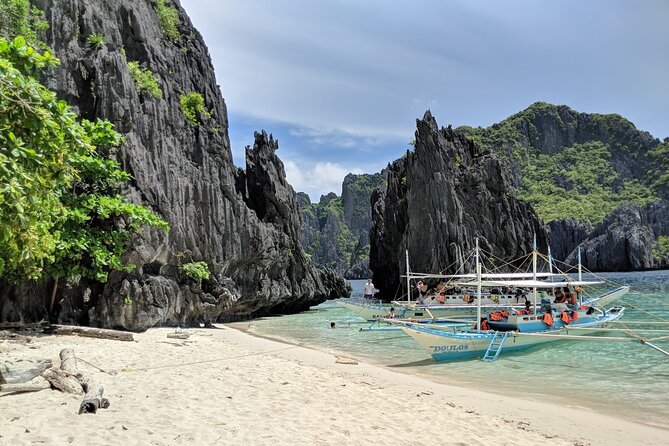 Small-Group El Nido Island Hopping Tour - Pickup, meeting point, and the no-hotel-drop detail