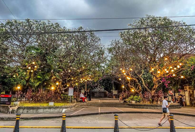 Solo Traveler Friendly Manila Walk w/ Mobile Photography - Key things to know before you go