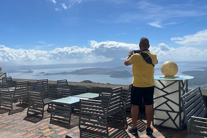 Tagaytay Day Tour sightseeing with Panoramic Taal volcano view - Fruit market stalls: the smart first stop for snacks and souvenirs