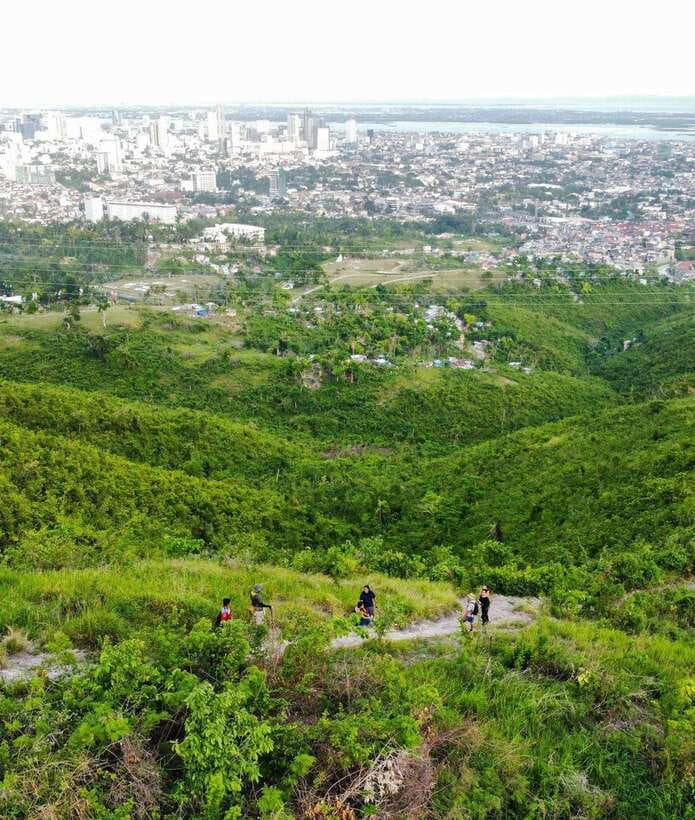 Trekking to see the beautiful view of Cebu City - How the 40 to 60 Minute Hike Feels in Real Life