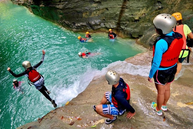 Whale Shark Encounter & Sumilon Sandbar & Canyoneering in Kawasan Falls - Oslob Whale Shark Watching: Short Time, Big Impact